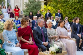 الملك والملكة يحضران عقد قران الأميرة سارة بنت فيصل