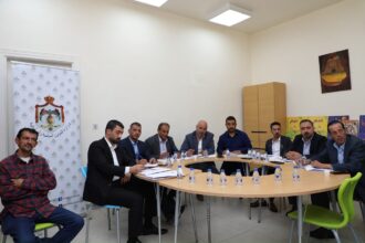“الشؤون السياسية والبرلمانية” تعقد جلسة حوارية لشباب من الاحزاب في محافظة مادبا