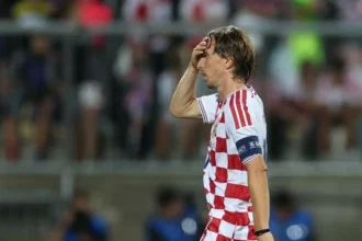 مودريتش بعد الانهيار أمام إنجلترا: أشعر بالخجل.. عشنا ليلة كارثية