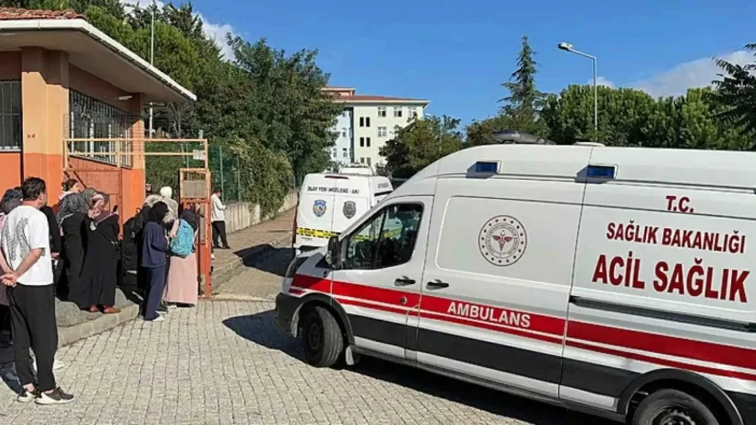 طالبة الـ15 عاماً تحوّل المدرسة في إسطنبول إلى مسرح للرعب