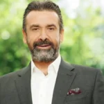 «الفيل الأزرق 3» يحمل مفاجآت.. كريم لـ«عكاظ»: أختار ما يشبه الجمهور وهذا سر «مطلوب عائلياً» 