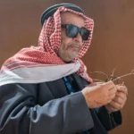 حين تصبح الأصابع عيونًا.. العطيفي ينسج شباك الصقور باللمس والذاكرة