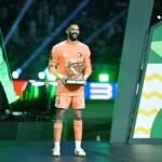 العويس.. أغلق الشباك.. وفتح طريق الذهب