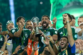 210 آلاف مشجع.. جدة تحمل الأخضر إلى الذهب