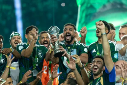210 آلاف مشجع.. جدة تحمل الأخضر إلى الذهب