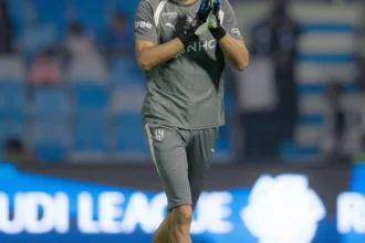 الكلاسيكو له حارسان.. هدوء بونو أمام جرأة رايكوفيتش