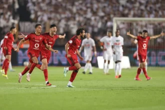 الأهلي يهزم الزمالك.. ويعتلي صدارة الدوري المصري