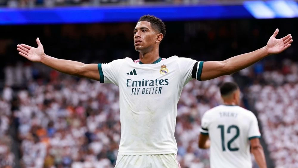 ريال مدريد يكافئ بيلينغهام بعقد طويل