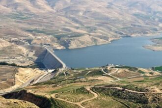 وزارة الاستثمار تطرح التأهيل الأولي لمشروع تخزين الطاقة في الموجب