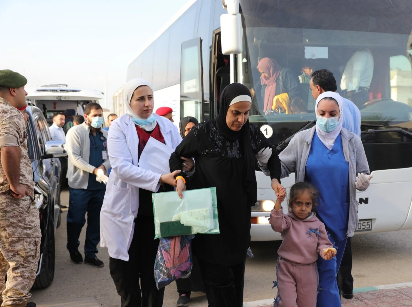 الجيش يُجلي الدفعة الـ35 من أطفال غزة المرضى لتلقي العلاج
