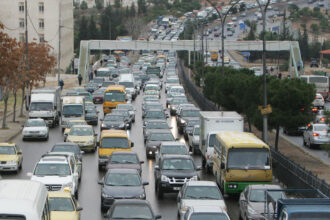 الأمانة: تحويلات مرورية لفك جسور مشاة في شارع الاستقلال