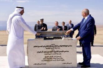 الملك وولي عهد أبوظبي يشهدان وضع حجر الأساس لمشروع سكة حديد العقبة – معان