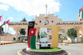وزير الأشغال يوجه بعدم مطالبة المواطنين بتقارير مساحية عند تقديم طلبات تتعلق بالطرق