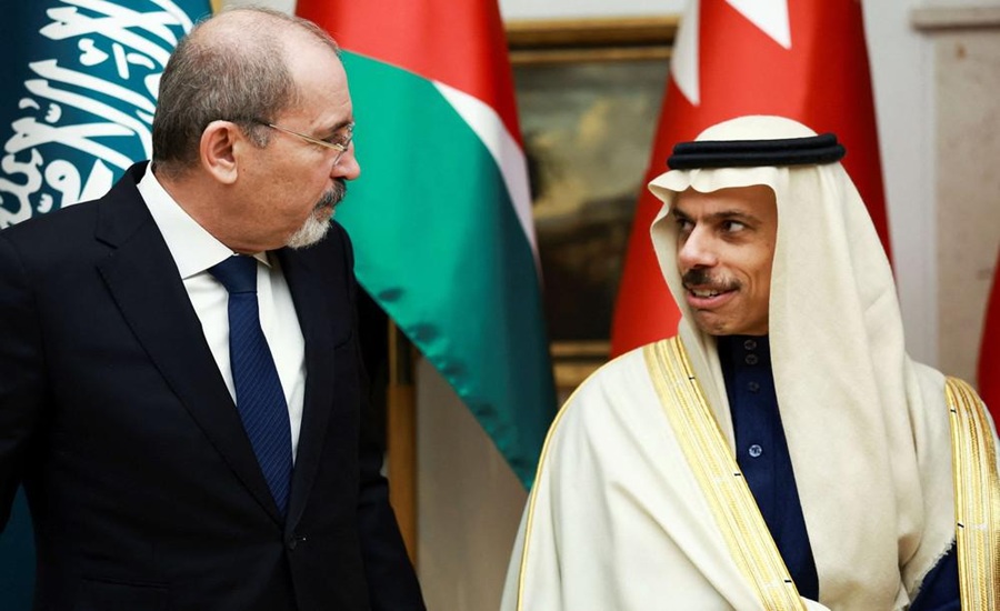 وزير الخارجية يؤكد لنظيره السعودي تضامن الأردن المطلق مع السعودية